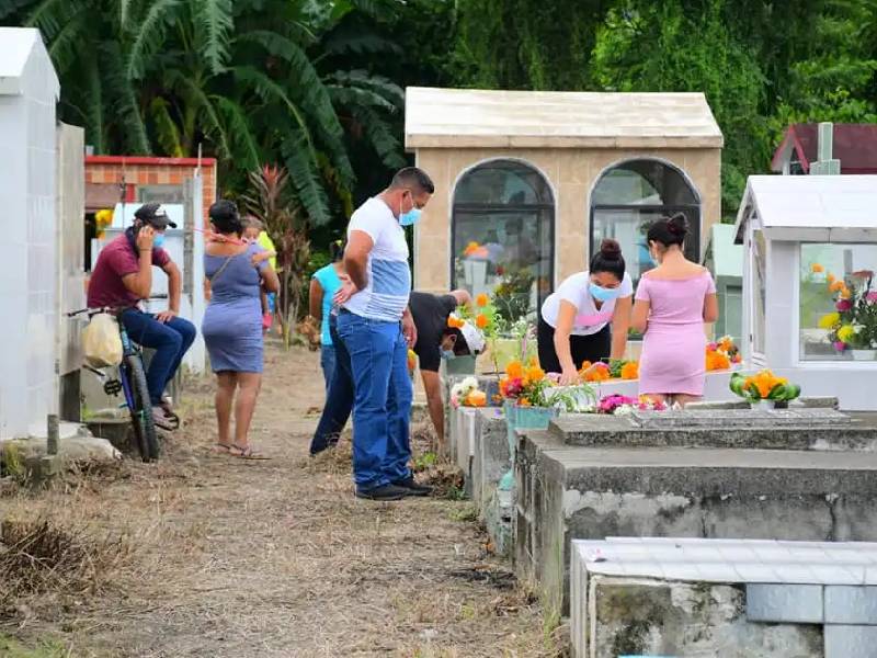 tabasqueños a los panteones