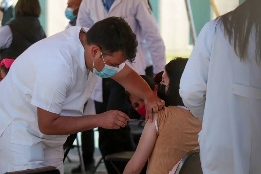 Continúa vacunación de rezagados y adolescentes con comorbilidades