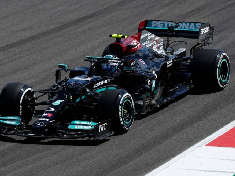 Mercedes domina