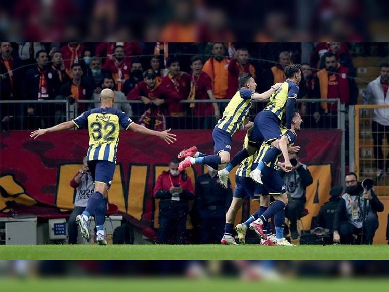 Muere por crisis cardíaca aficionado de futbol tras gol en minuto 94