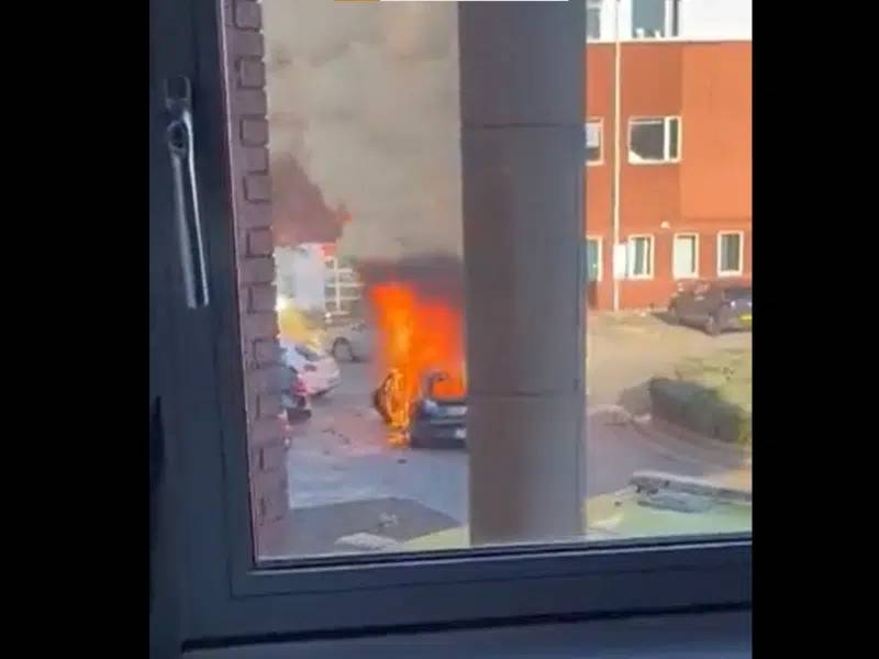 Policía antiterrorista británica detiene a tres hombres tras explosión mortal