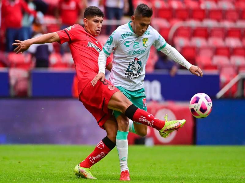 Toluca y León ceden terreno en la tabla al empatar a ceros en el Nemesio Díez