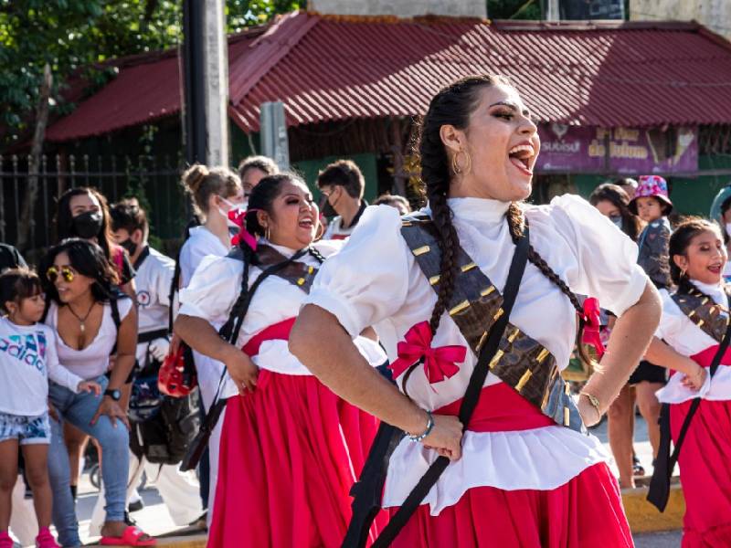Tulum conmemora al 111 aniversario de la Revolución Mexicana }