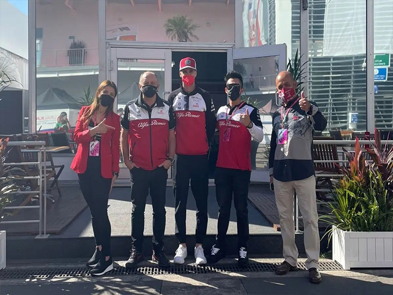 Alfa Romeo disfruta y batalla en el Gran Premio de México