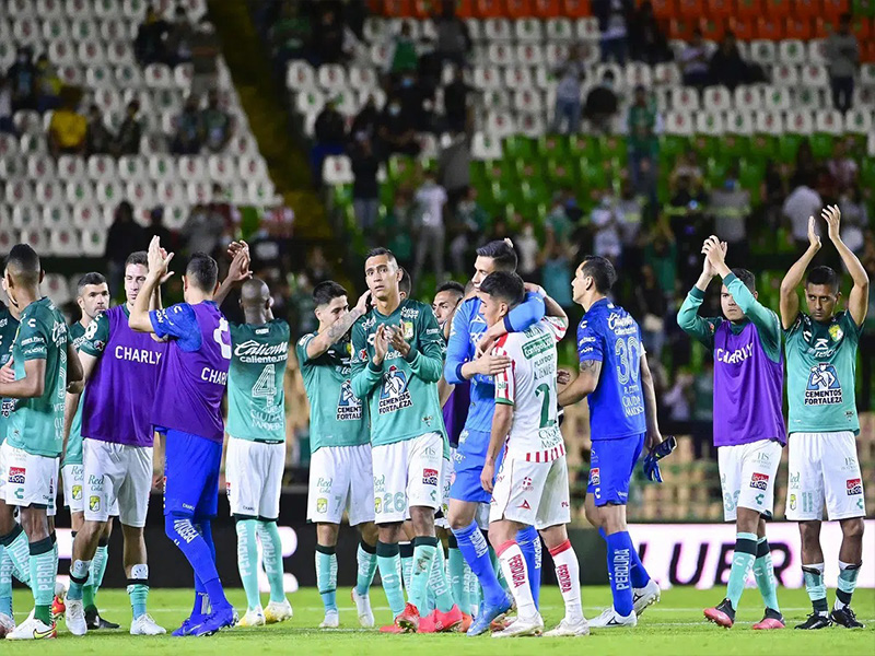 León vence 3-0 al Necaxa y obtiene pase directo a la Liguilla
