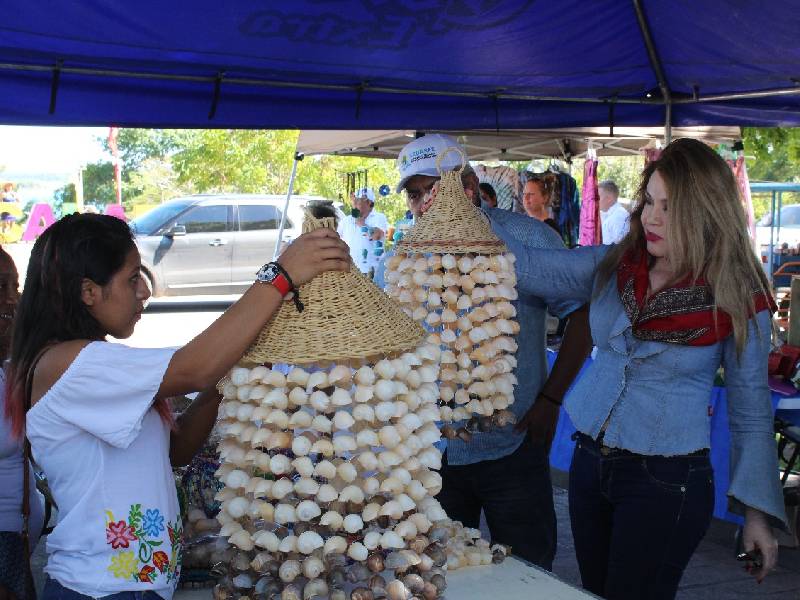 artesanos en bacalar