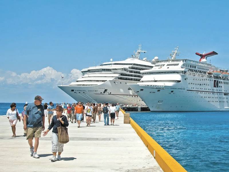 Cozumel cierra el año con más de 100 cruceros en diciembre