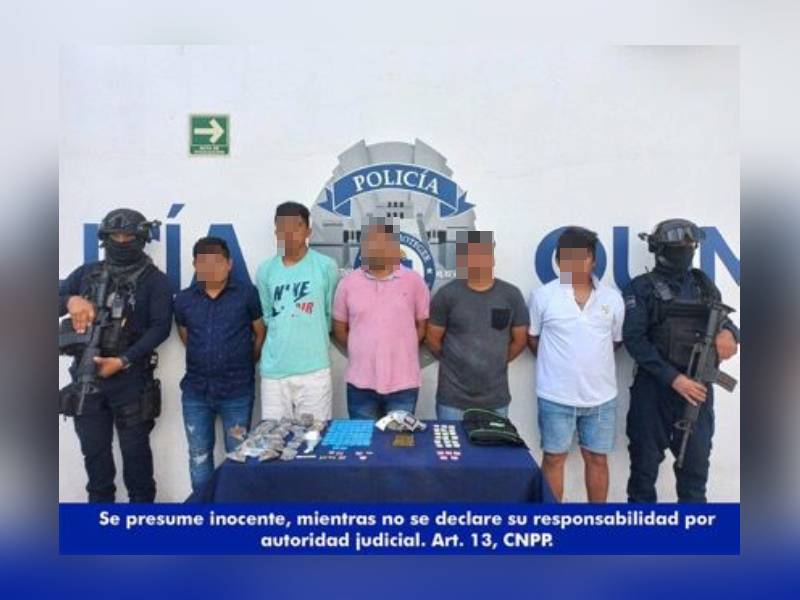 Detienen a seis sujetos, aseguran arma y drogas