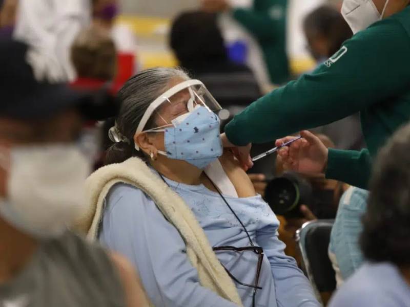 Con tercera dosis se sienten más protegidos contra variante Ómicron