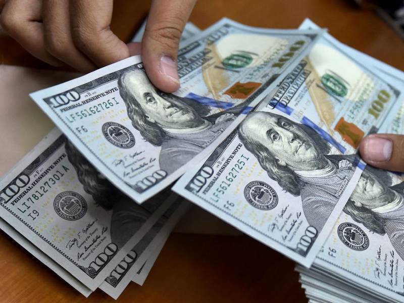 Inversionistas atentos a decisión de banqueros centrales