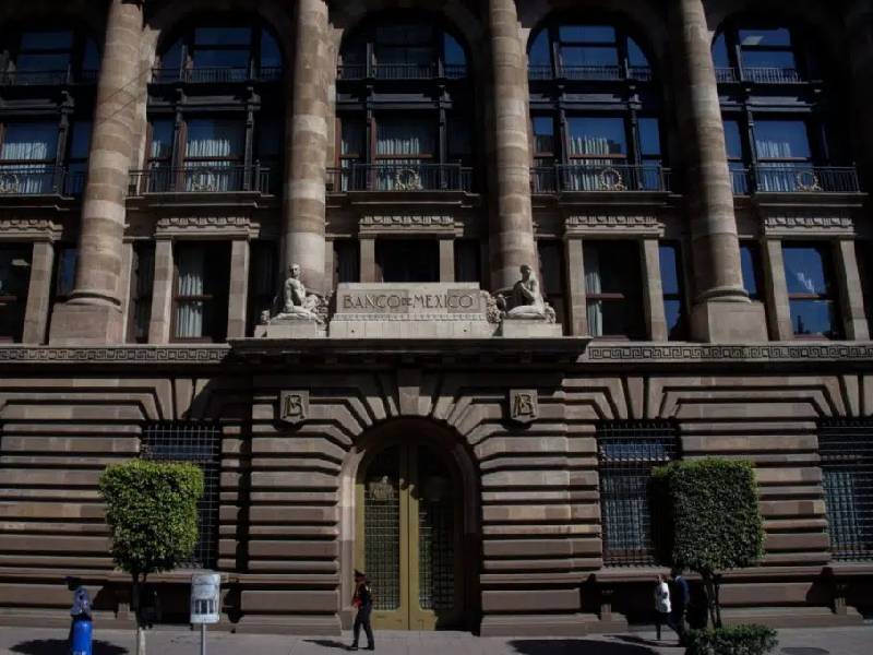 Estiman Banxico suba tasa referencia hasta 50pb
