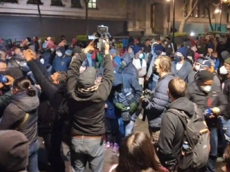 Caravana migrante arriba al Zócalo de la Ciudad de México