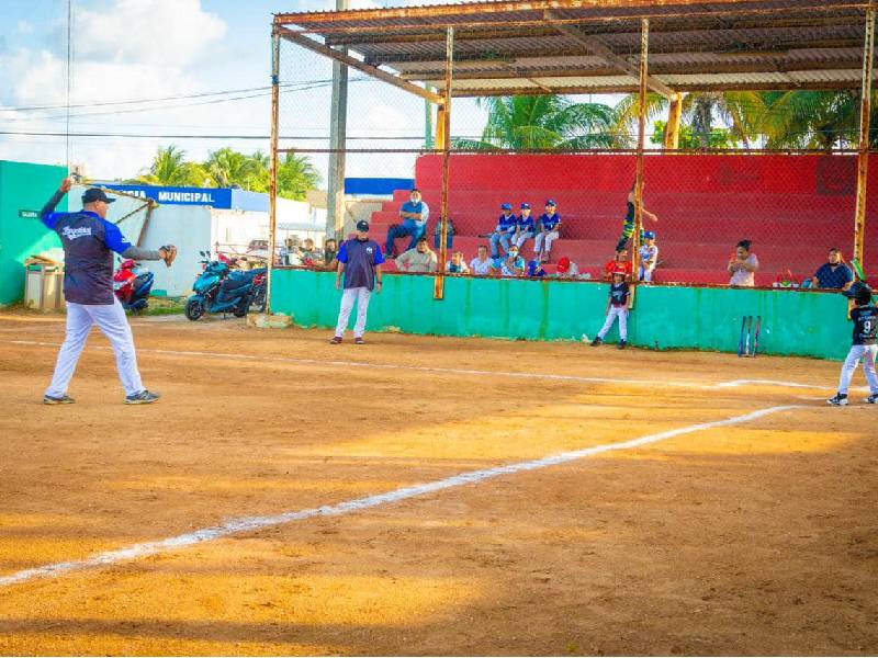 clínica de béisbol