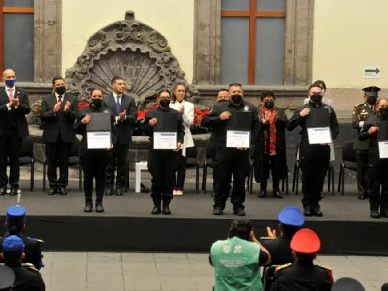 Condecoran a 26 agentes de la Secretaría de Seguridad Ciudadana