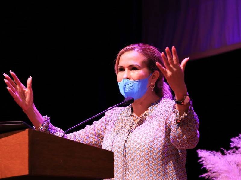 Gobierno municipal inaugura De mujer a mujer, en apoyo a las solidarenses