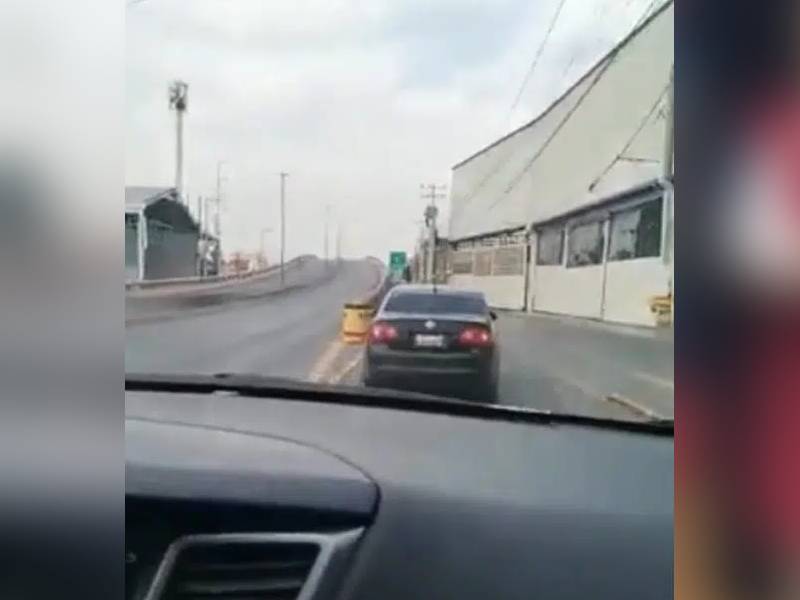 Video: ¿Se robó a la niña? Conductor graba presunto secuestro de menor