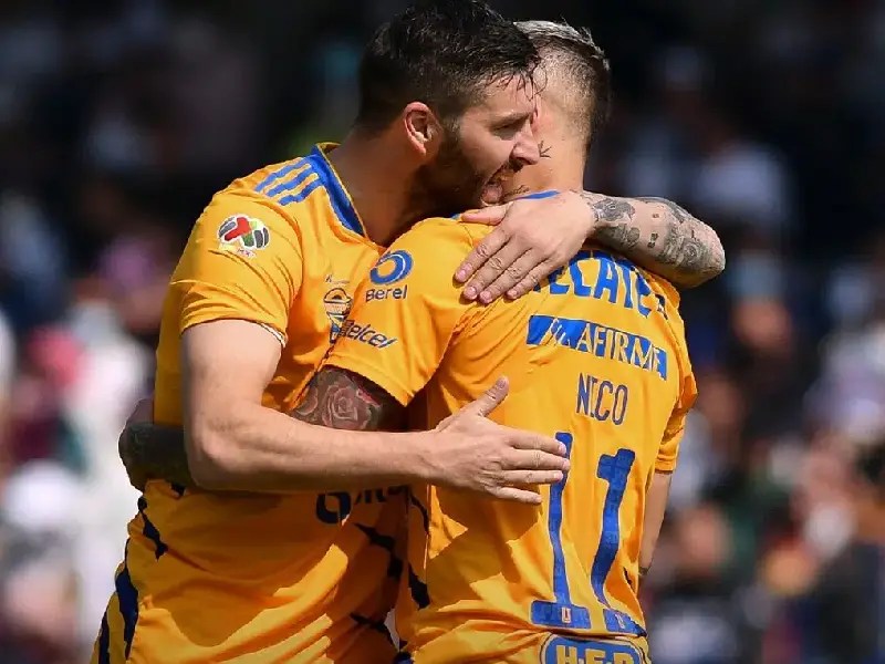 Tigres remonta y vence 2-1 a Pumas en en Ciudad Universitaria
