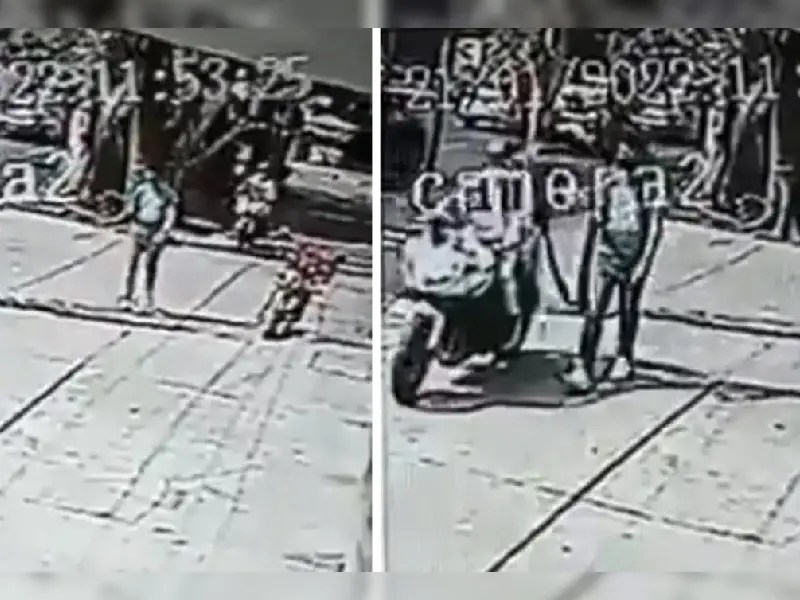 Lo siguen en moto y lo dejan sin celular; así captaron asalto a transeúnte