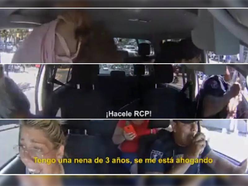 ¡IMPACTANTE! Policías salvan a niña de morir ahogada: ¡¡Hacele la RPC!!
