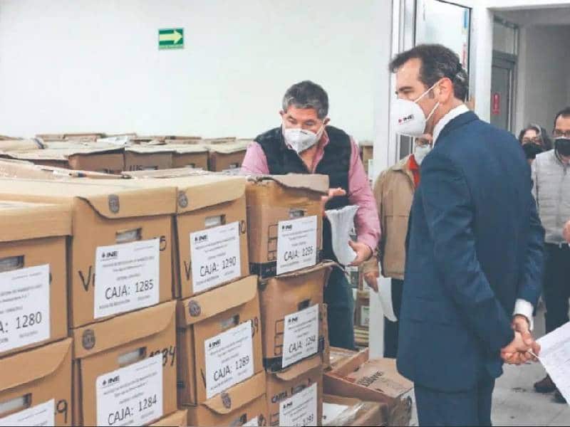 Alista INE gasto en papelería para revocación