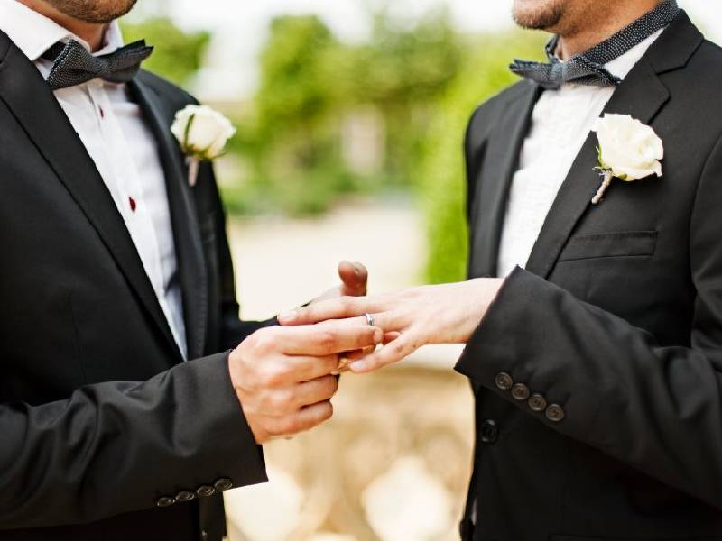 pareja LGBT