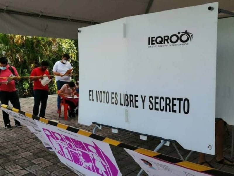 Van por Quintana Roo