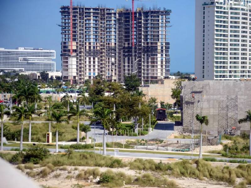 CONSTRUCCIÓN