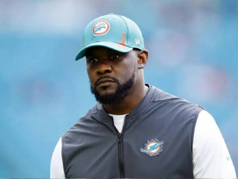 Empiezan despidos en la NFL, Delfines da las gracias al entrenador Brian Flores