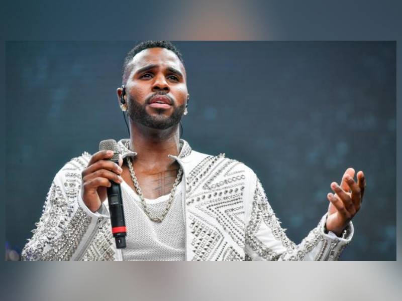 Video Jason Derulo golpea a hombres que lo confundieron con Usher