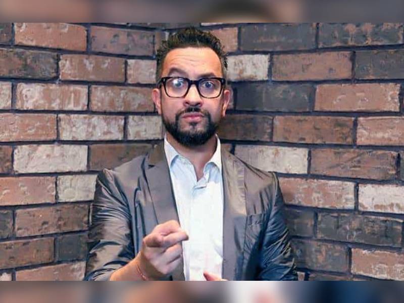 Tras críticas, Chumel Torres se burla de la tendencia a #AdiósRappi