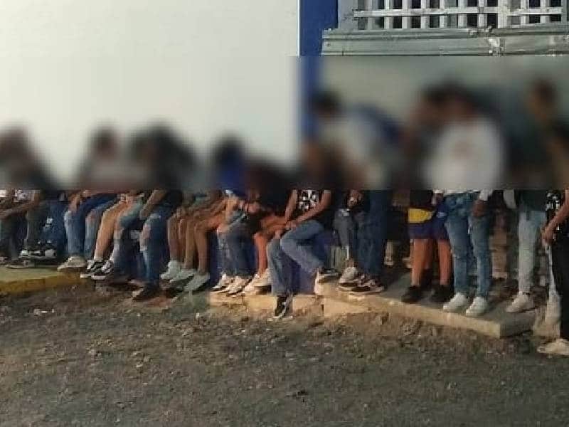 Mandan a 43 jóvenes al ÔÇÿToritoÔÇÖ por riña en el Parque de Las Palapas de Cancún