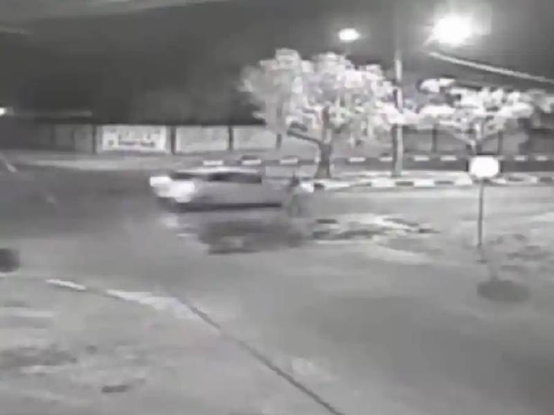 VIDEO. Conductor circula a toda velocidad y arrolla a ciclista