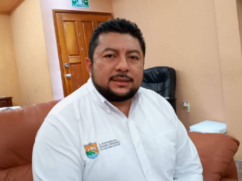 Dejan ÔÇÿplantadoÔÇÖ a Emir Bellos Tun en sesión de Cabildo