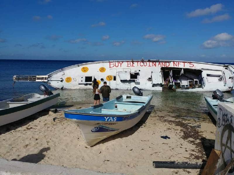 velero ruso encallado