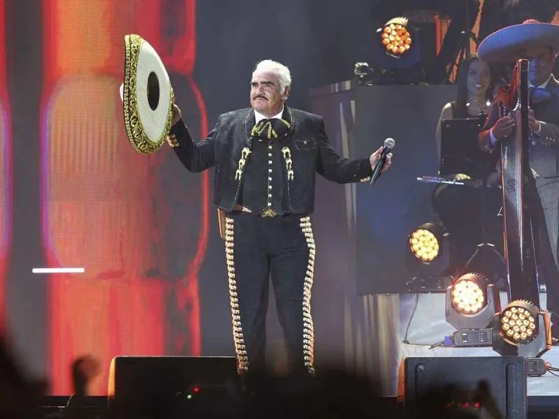 Televisa afirma que la bioserie de Vicente Fernández sí se estrenará