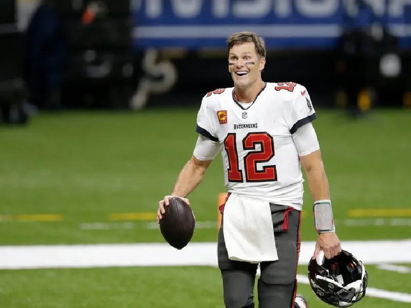 Tom Brady sale de su retiro y regresa a la NFL con Tampa Bay