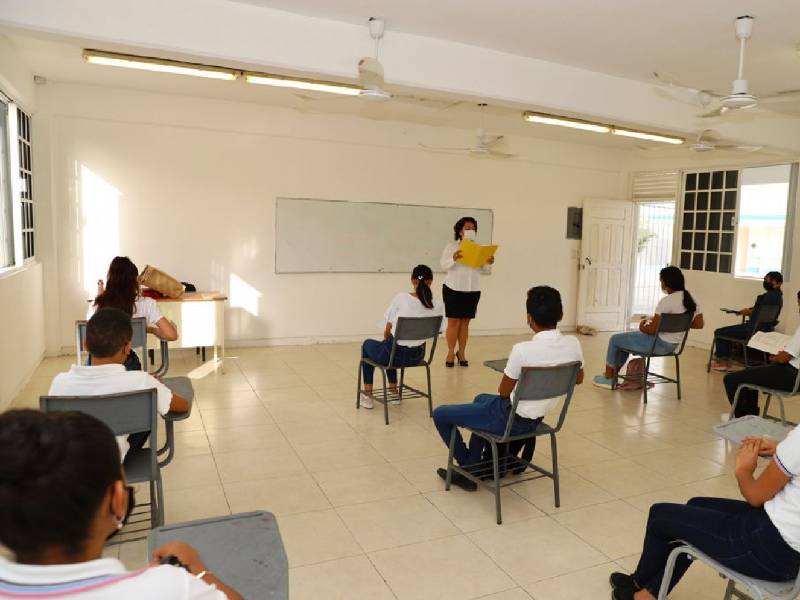 Más de 40 mil alumnos regresan a clases presenciales a nivel basico y media superior
