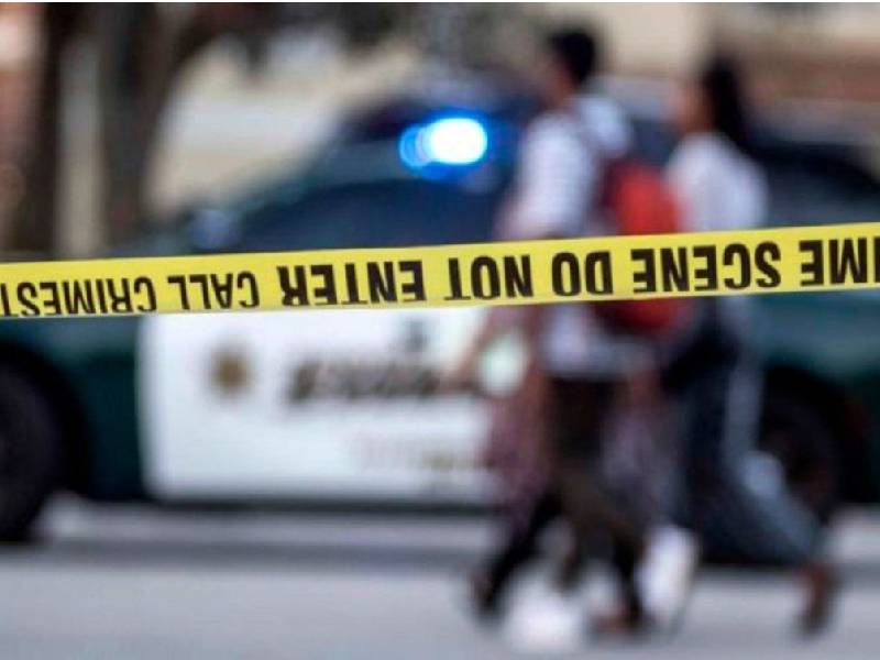 Mujer llama al 911 porque ¡el diablo! la atacaba; encuentran a su hijo sin vida