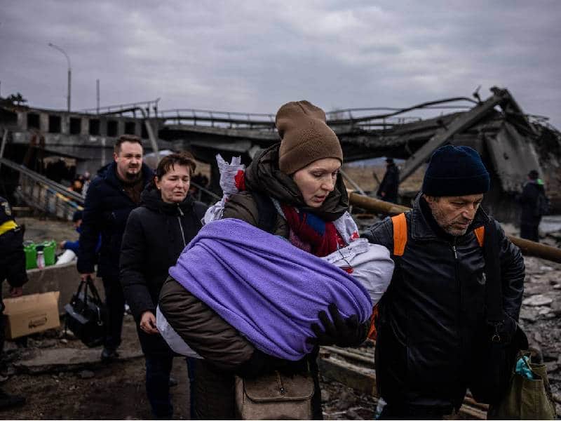 Rusia anuncia treguas locales en Ucrania para permitir evacuación de civiles