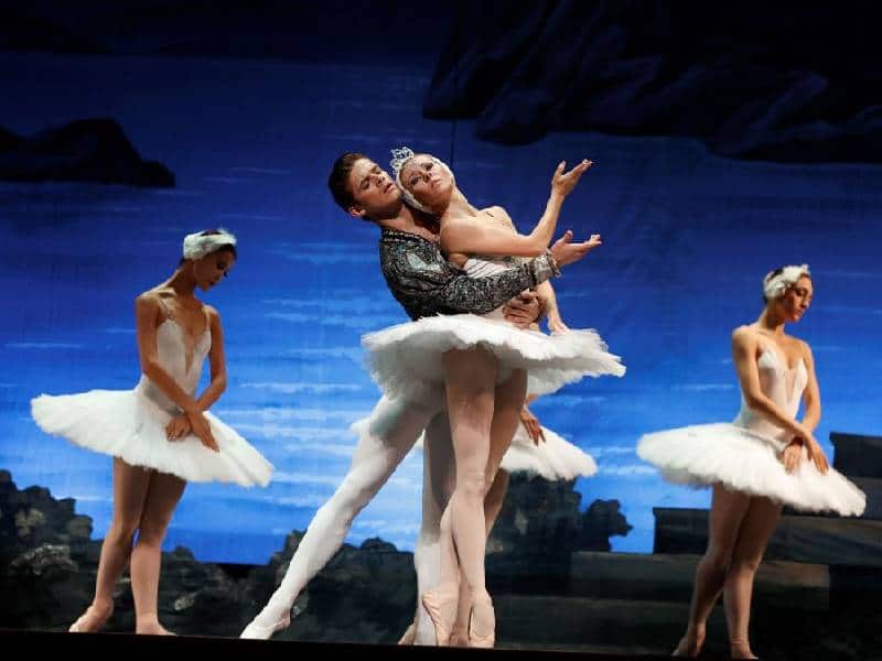 Bailarines renuncian al Bolshói en solidaridad con Ucrania