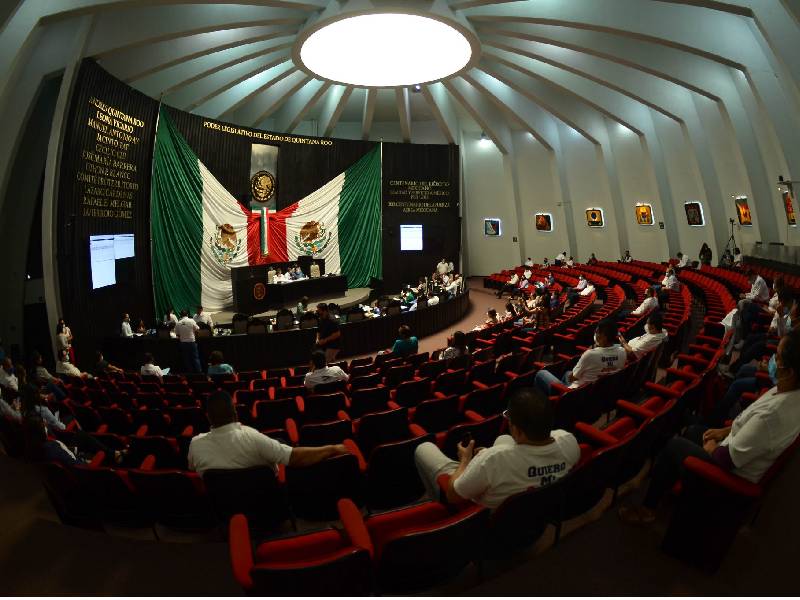 Difieren audiencia para resolver amparo contra ayudas sociales