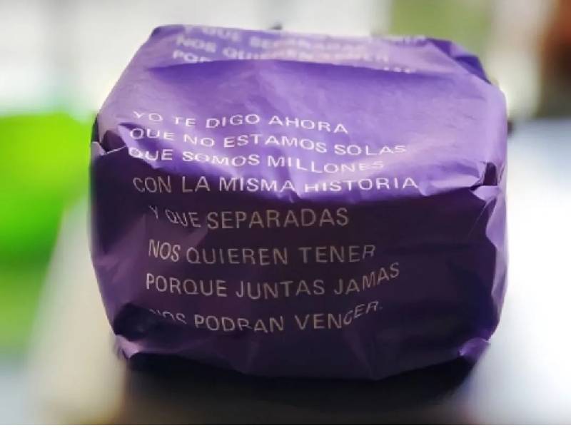Envolturas de tortillas se pintan de morado en apoyo al #8Marzo2022