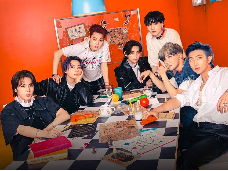 Army se queja de Cinépolis por rifar solo una chamarra conmemorativa de BTS