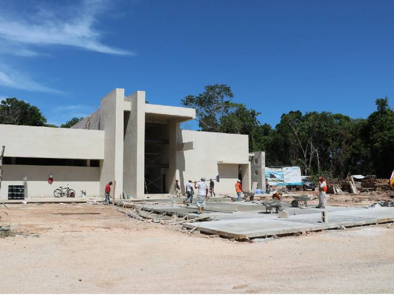 Más patrullas, hospital y universidad en Tulum
