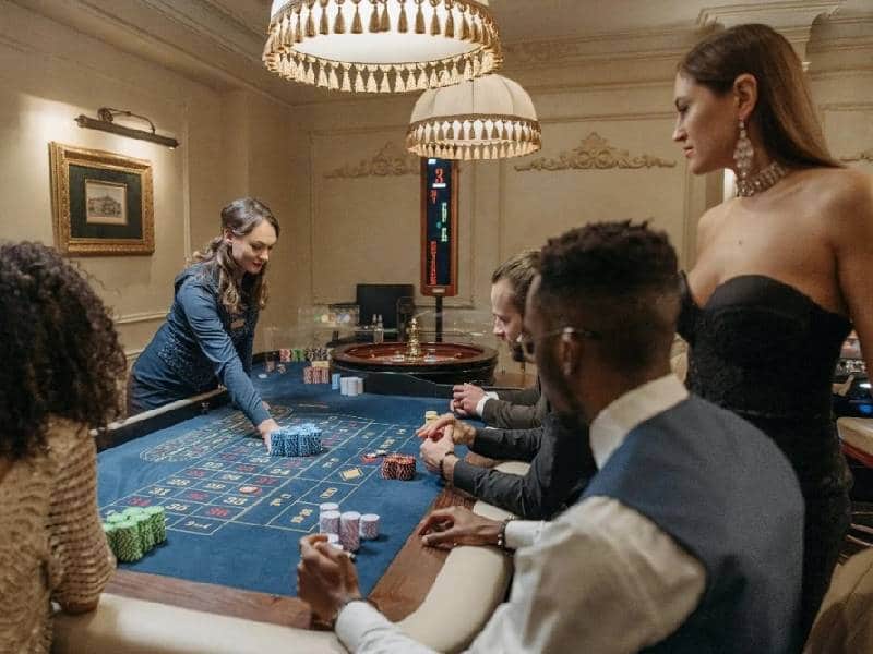 ¿Cuáles son las ventajas de jugar en vivo en un casino online?