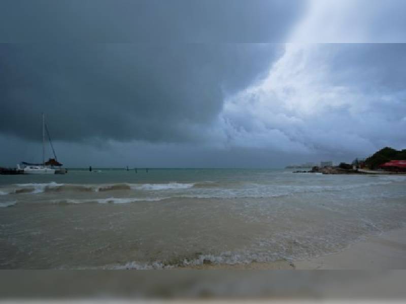 Lluvias puntuales para Quintana Roo