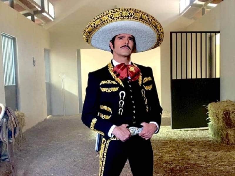 Ordenan a Televisa no transmitir bioserie de Vicente Fernández
