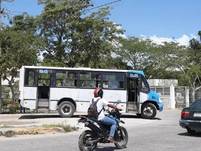Van por garantizar transporte a comunidad universitaria
