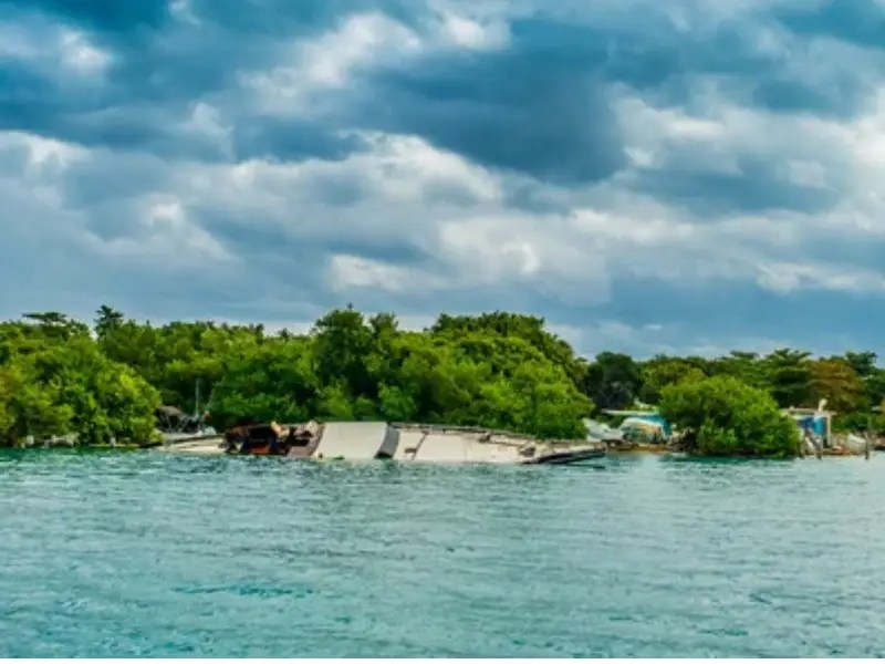 Veleros hundidos en la bahía, presentan amenaza de contaminación