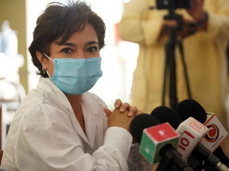Incumple Juanita el pago de obras